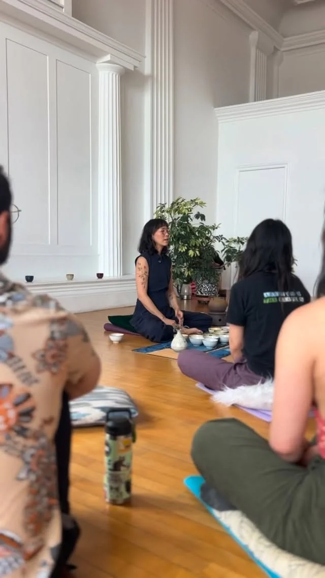 A glimpse of our previous Tea & Tango series this past April. What a lovely group🌺

We’re taking a break in May, but we’ll be resuming in June with a special evening edition on ✨Sunday June 14th, 730-930pm led by yours truly alongside @dancingjennifer @pieterperformancespace 

More to come! Stay tuned & Mark your Calendars!🙌🏽

We look forward to connecting with you☺️