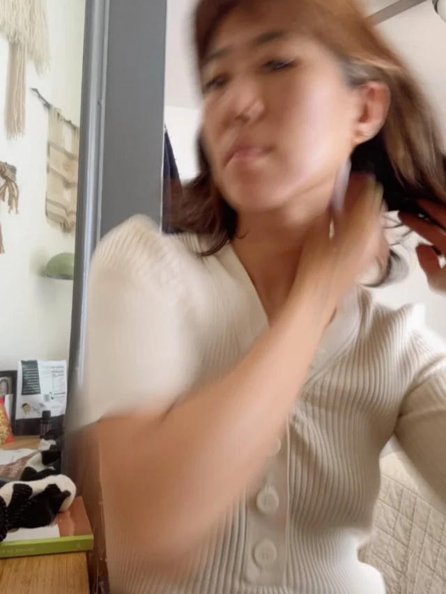 Friday🫰🏼🕊️✨

Slide 1: Enjoying a lil facial gua sha before heading to work🫠

Slide 2: Sourdough bread with avocado, goat cheese and micro greens for breakfast.

Slide 3: Walk to the Colorado Lagoon.

Slide 4: Matchaaaaa

Slide 4+5: Ojai Day Retreat NEXT✨SAT MAY 16th in Ojai Ca @lightandspaceyoga 🙏🏼A day immersion all things Beauty: We’ll be 🌺making our own facial scrubs, 🌺enjoy herbal teas for beautifying the skin, 🌺learn how do give yourself a lymphatic facial, 🌺Facial gua sha 🌺self massage 🌺learn specific Acupressure points for supporting healthy skin and for overall wellness🌺gentle restorative yoga, 🌺and enjoy Ojai and the simplicity in slowing down.

Sliding scale option available for Day Retreat🤗Please Inquire if interested🙏🏼